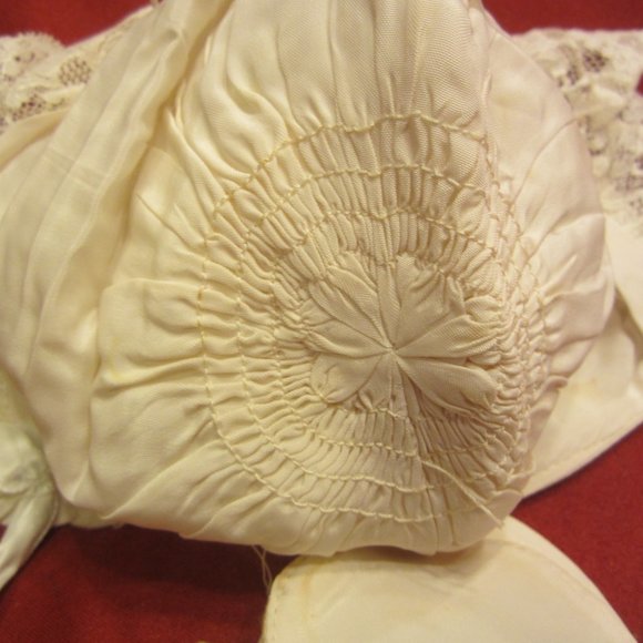 VTG FAIRY QUEEN ORIGINAL CHRISTENING LAYETTE, HANDMADE & EMBROIDERED, LOTS OF LA - Picture 16 of 16